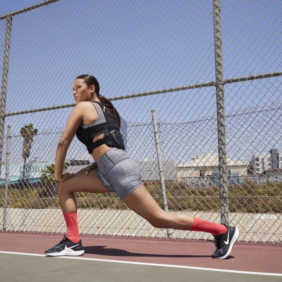 Nike Structure 25 hardloopschoenen voor dames (straat) Zwart