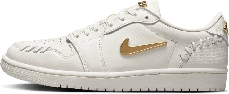 Jordan 1 Low Dames Schoenen Beige Maat: 37.5 Leer Foot Locker