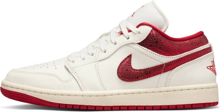 Jordan Aj1 Low Dames Schoenen Beige Maat: 37.5 Leer Foot Locker