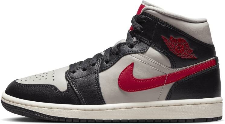 Jordan Wmns Air 1 Mid Basketball Schoenen black gym red college grey sail maat: 42 beschikbare maaten:36.5 37.5 38.5 39 40.5 41 42