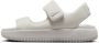 Nike Calm Dames Slippers en Sandalen Beige Maat: 35.5 Thermoplastische Foot Locker - Thumbnail 1