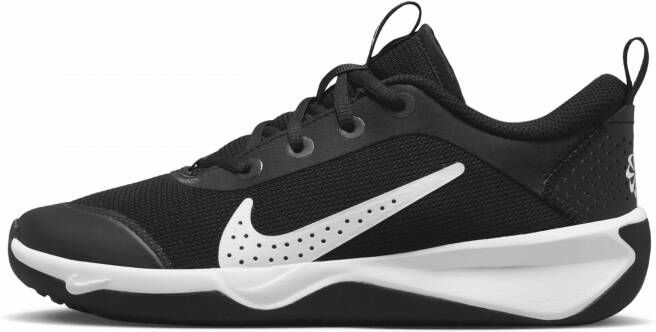 Nike Omni Multi-Court Zaalschoenen voor kids Zwart - Foto 3