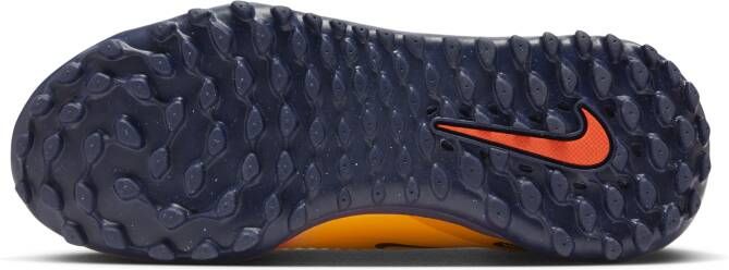 Nike Jr. Phantom 6 Low Academy 'Erling Haaland' voetbalschoenen voor kids (turf) Oranje - Foto 4