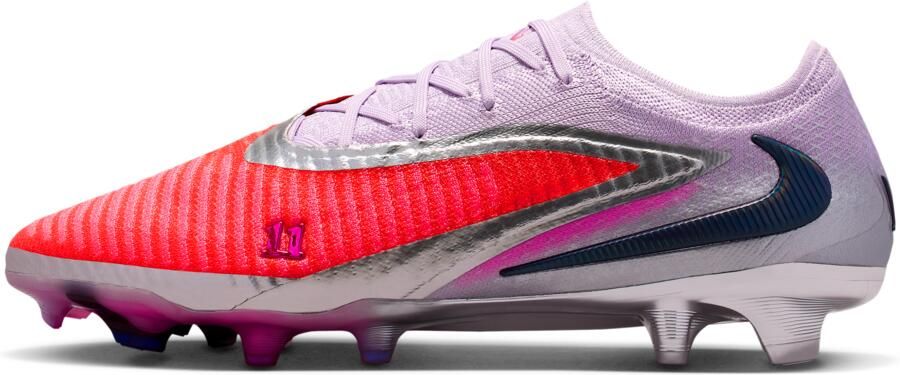Nike Phantom 6 Low Elite 'Alexia Putellas' voetbalschoenen (stevige ondergrond) Rood
