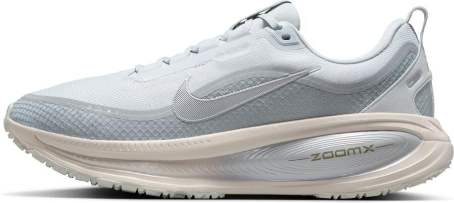 Nike Vomero 18 GORE-TEX waterdichte hardloopschoenen met reflecterende accenten voor heren (straat) Grijs