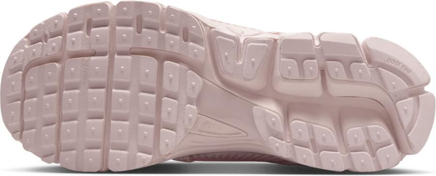 Nike Zoom Vomero 5 damesschoenen met accenten met reflecterend design Roze - Foto 4