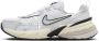 Nike Schoenen V2K Run Summit White Pure Platinum Light Iron Ore Metallic Silver- Dames Summit White Pure Platinum Light Iron Ore Metallic Silver - Thumbnail 2