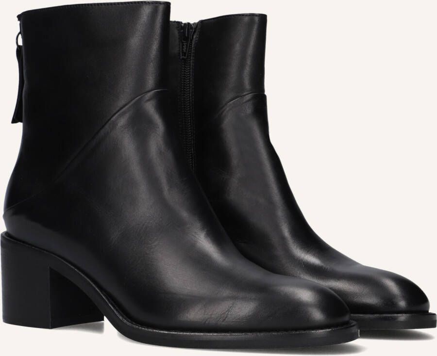 BLASZ Enkellaarsjes Dames 193 Maat: 38 Materiaal: Leer Kleur: Zwart
