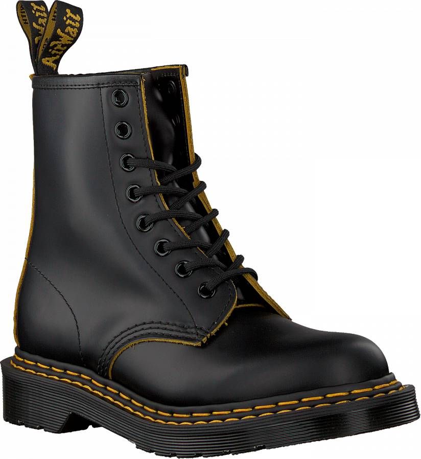 Dr Martens Amphibian 8 gaten in leder met dubbele stiksels