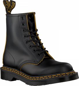 Dr Martens Amphibian 8 gaten in leder met dubbele stiksels