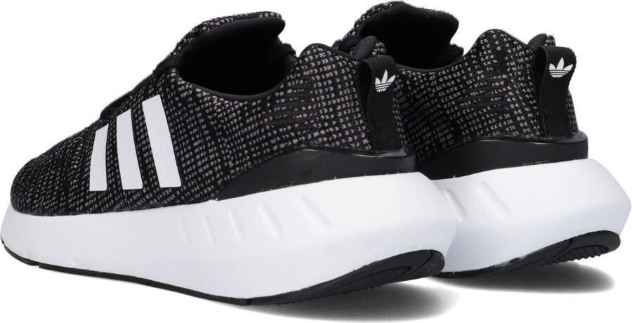 Adidas Zwarte Lage Sneakers Swift Run 22 J