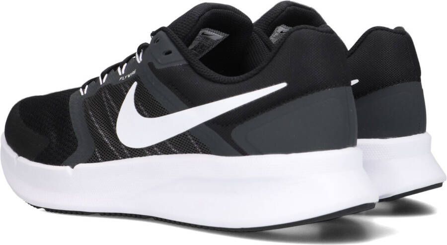 Nike Zwarte Lage Sneakers Run Swift 3