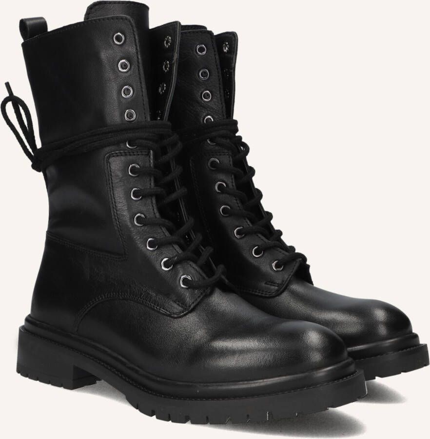 Inuovo Zwarte leren veterschoenen