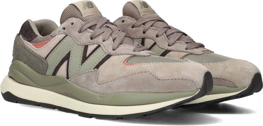 New Balance 57 40 sneaker met leren en suède details