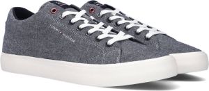 Tommy Hilfiger Sneakers TH HI VULC CORE LOW CHAMBRAY met opgestikt logo op de tong