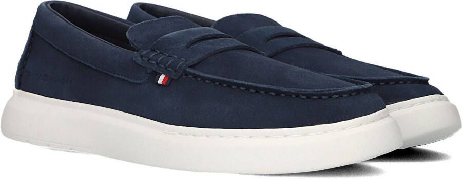Autry International Low-Top Sneakers Medalist Platform Sneakers in beige