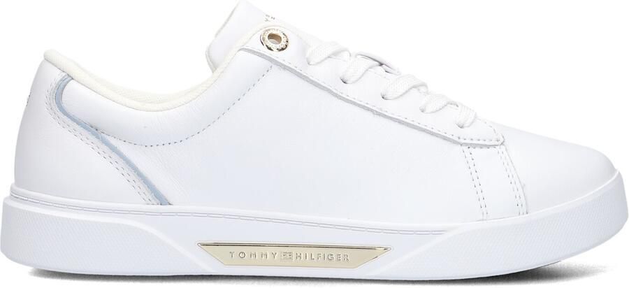 Tommy Hilfiger Plateausneakers CHIC COURT SNEAKER vrijetijdsschoen lage schoen veterschoen goudkleurige sieraandeel