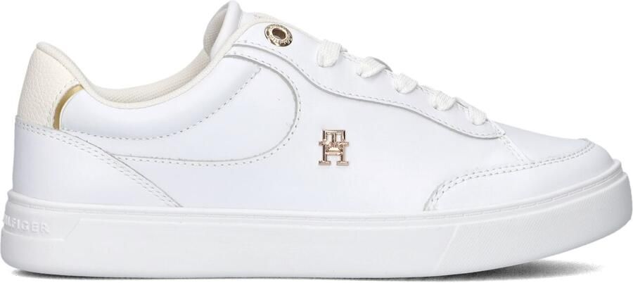 Tommy Hilfiger Plateausneakers ESSENTIAL CHIC COURT SNEAKER vrijetijdsschoen veterschoen lage schoen met th-sieraad
