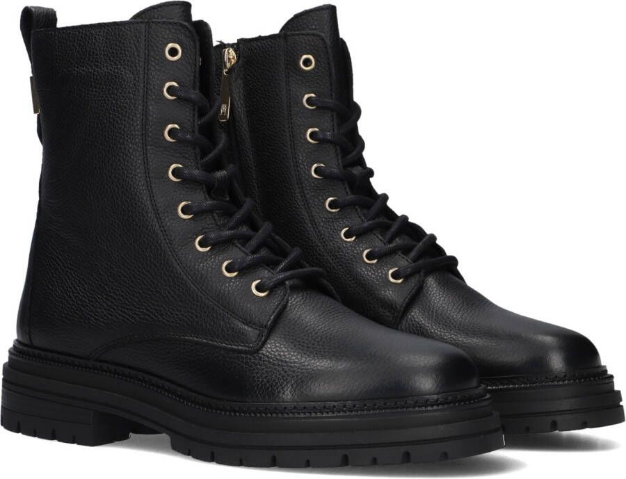 Tommy Hilfiger Veterschoenen TH PLAQUE PEBBLE LACE BOOT WARM blokhak veterenkellaars met th-sier element op de hiel