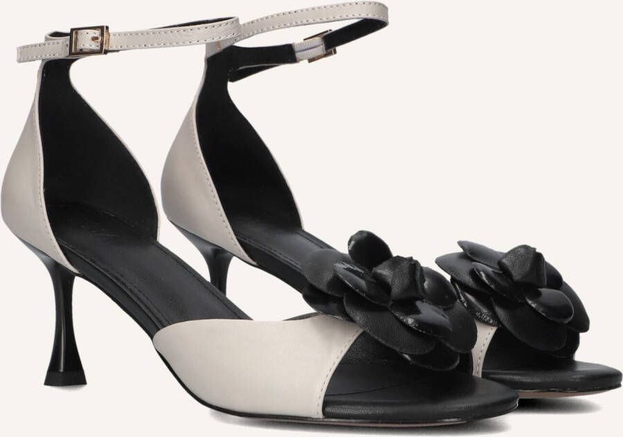 TORAL Pumps Dames Rita Maat: 39 Materiaal: Leer Kleur: Wit
