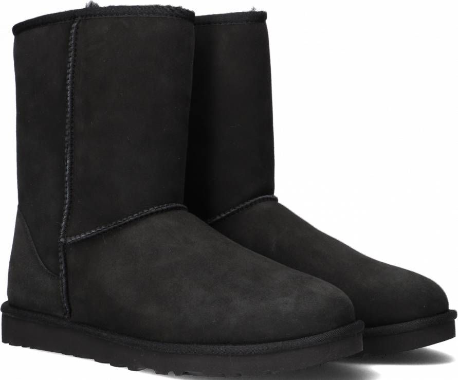 UGG Zwarte Vachtlaarzen M Classic Short