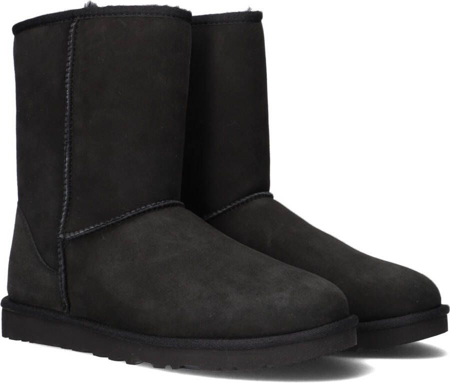 UGG Zwarte Vachtlaarzen M Classic Short