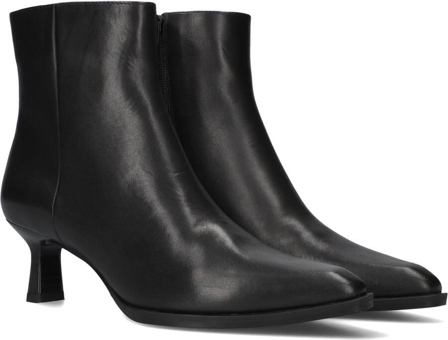 UNISA Enkellaarsjes Dames Lomas Maat: 42 Materiaal: Leer Kleur: Zwart