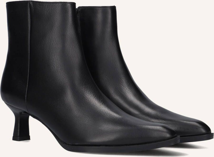 UNISA Enkellaarsjes Dames Lomas Maat: 38 Materiaal: Leer Kleur: Zwart