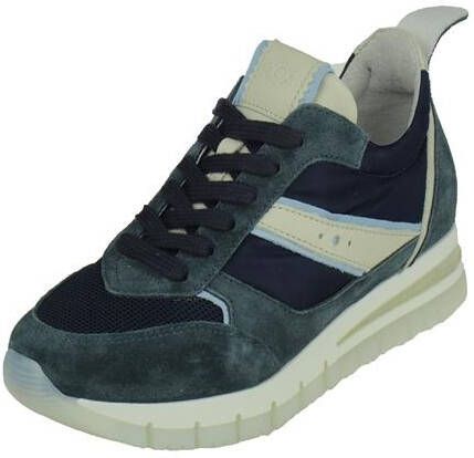 AQA Sneaker