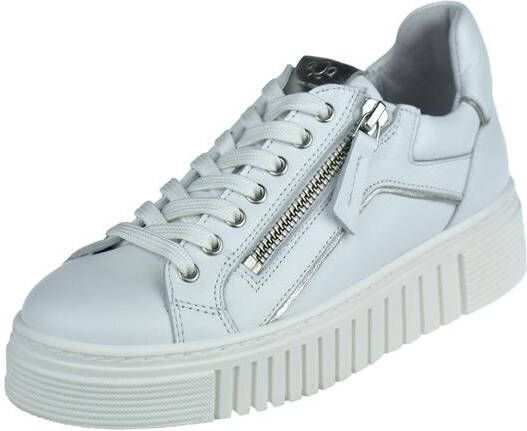 AQA Sneaker