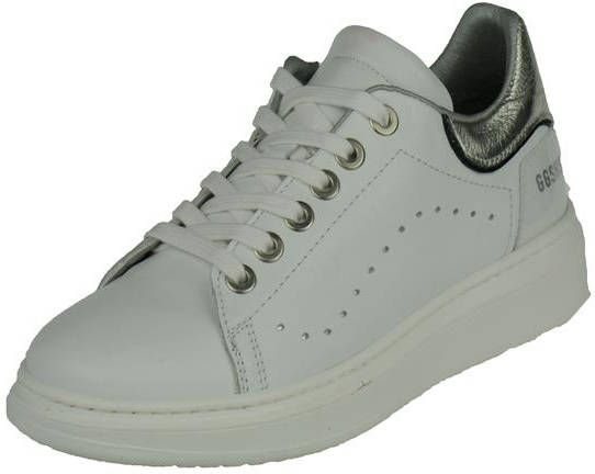 Giga Sneaker