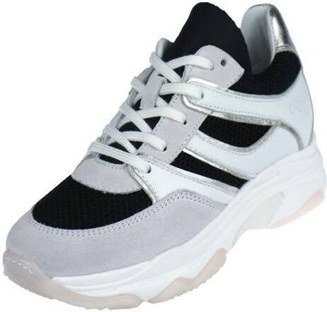 Giga Sneaker