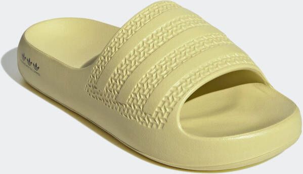 Adidas adilette Dames Slippers en Sandalen Geel Maat: 36 2 3 Mesh Synthetisch Foot Locker