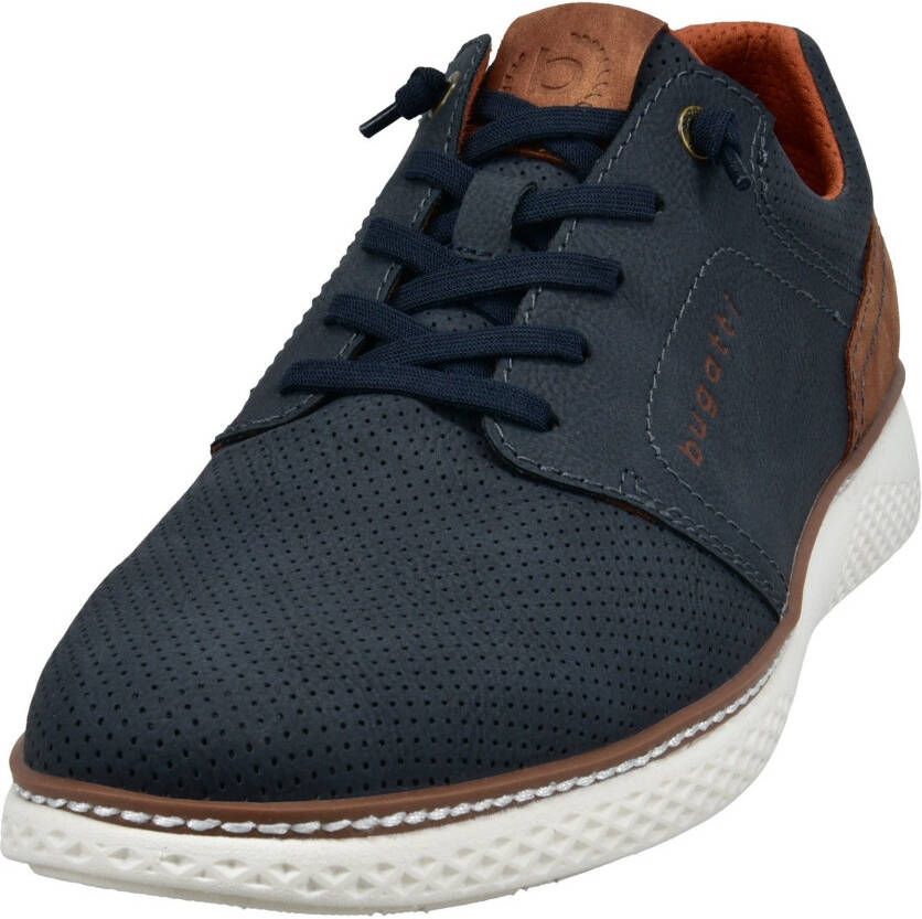 Bugatti Slip-on sneakers Lage schoen vrijetijdssneaker met perforatie elastische veters