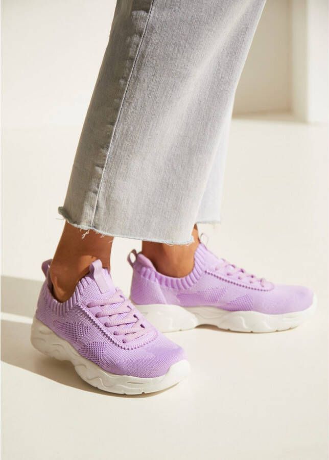 active by Lascana Sneakers ultralicht en comfortabel om in te stappen met decoratieve veters vegan
