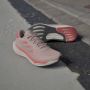 ASICS Novablast 4 COS. Hardloopschoenen. Unisex Cool Matcha Veiligheidsgeel Performance Running Shoes - Thumbnail 9