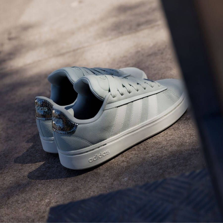 adidas Sportswear Sneakers GRAND COURT ALPHA 00S Design geïnspireerd door de adidas Campus 00
