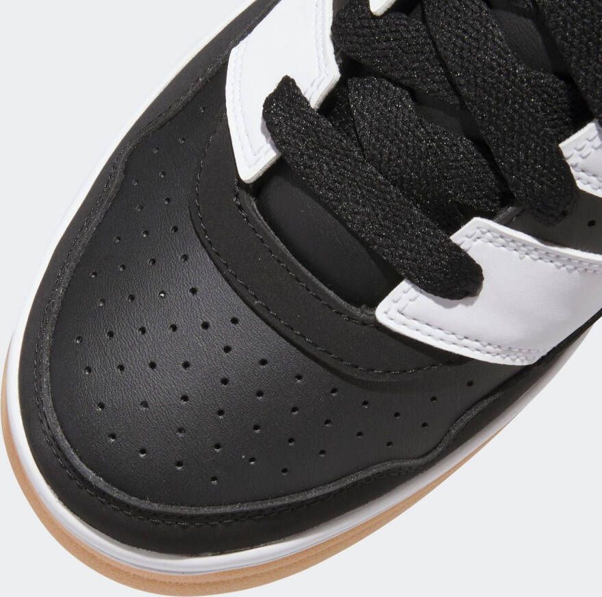 adidas Sportswear Sneakers TURNAROUND