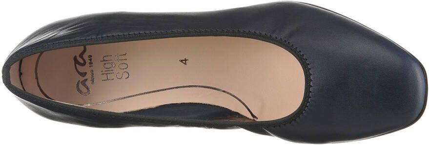 Ara Pumps Milano Business schoen in klassieke uitstraling met blokhak