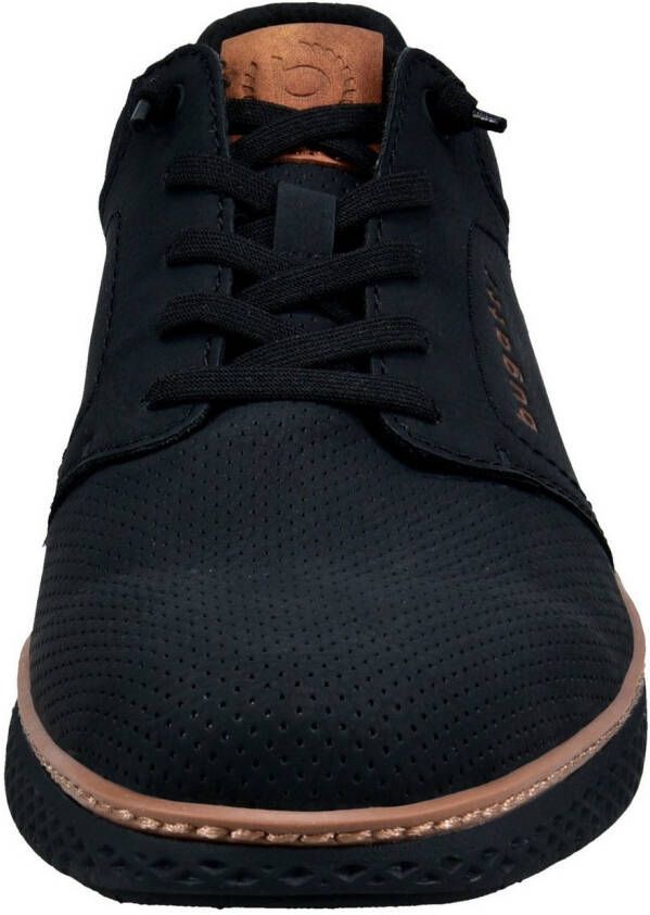 Bugatti Slip-on sneakers Lage schoen vrijetijdssneaker met perforatie elastische veters