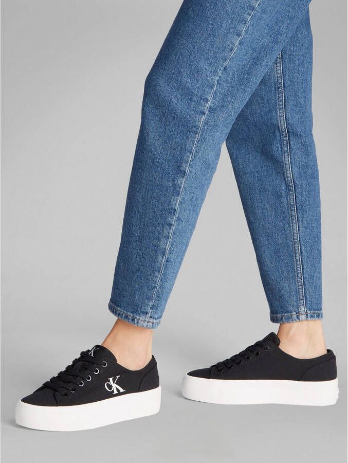 Calvin Klein Plateausneakers VULC FLATFORM LOW CV MG veterschoenen vrijetijdsschoen lage schoen met zijlogo