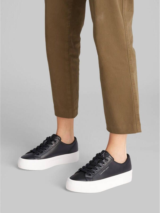 Calvin Klein Plateausneakers VULC FLATFORM LOW MG LTH veterschoenen lage schoen vrijetijdsschoen in klassieke look
