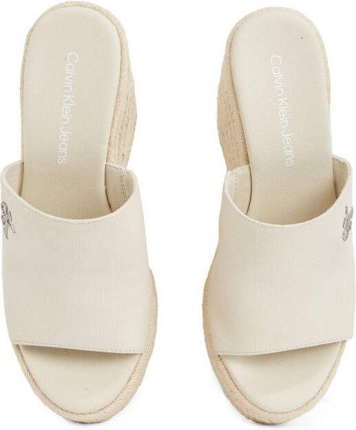 Calvin Klein Sleehakmuiltjes WEDGE ROPE SLIDE MG zomerschoen plateausool vakantie-schoen met bamboe-decoratie
