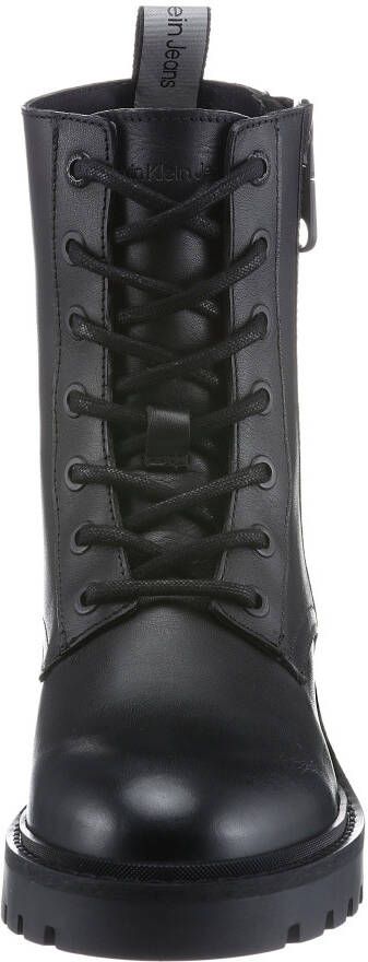 Calvin Klein Veterlaarsjes COMBAT MID LACEUP BOOT ZIP WN met logo-opschrift opzij