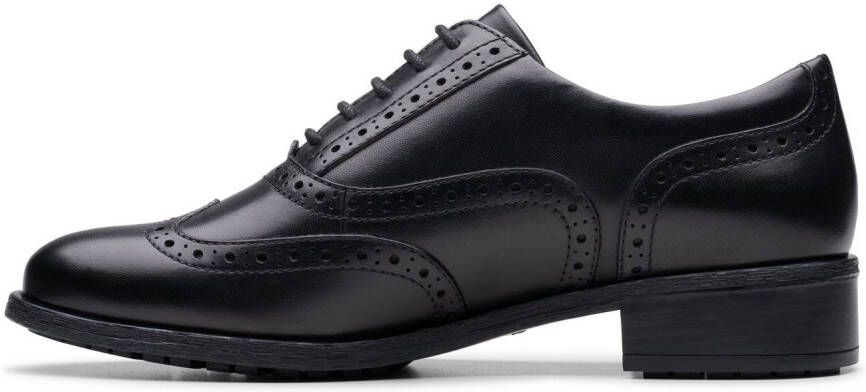 Clarks Schoenen met perforatie Havisham Eik