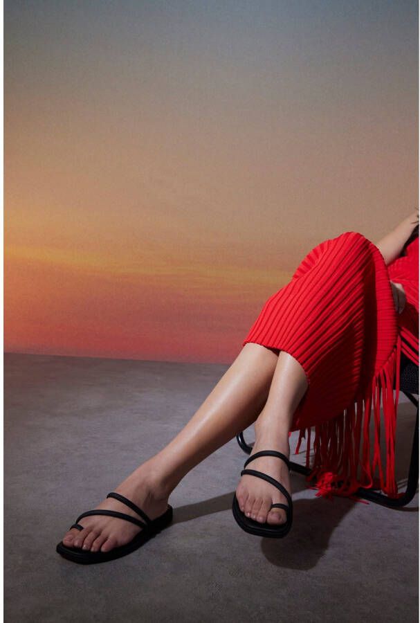 Crocs Sandaaltjes Miami Toe Loop Sandal