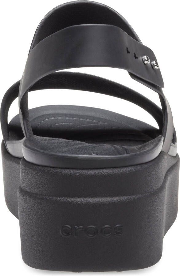 Crocs Sleehaksandaaltjes Brooklyn Low Wedge zomerschoen sandaal sleehak met modieuze plateauzool