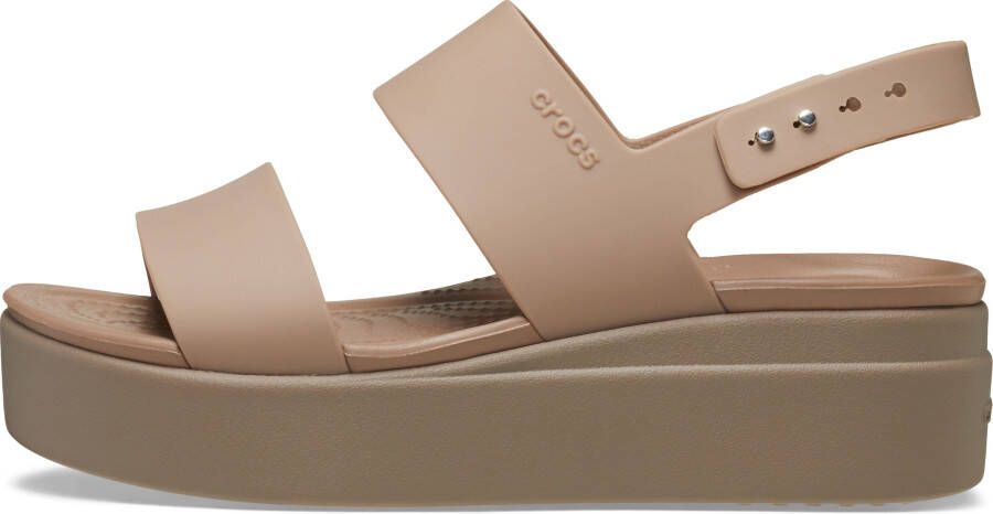 Crocs Sleehaksandaaltjes Brooklyn Low Wedge zomerschoen sandaal sleehak met modieuze plateauzool