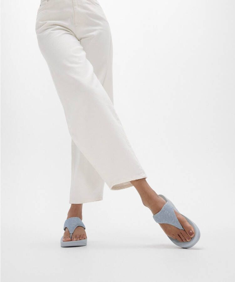 Fitflop Teenslippers LULU SHIMMERLUX TOE-POST SANDALS sleehak zomerschoen slippers in glanzende look
