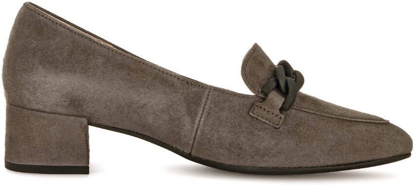 Gabor Pumps met matte decoratieve ketting